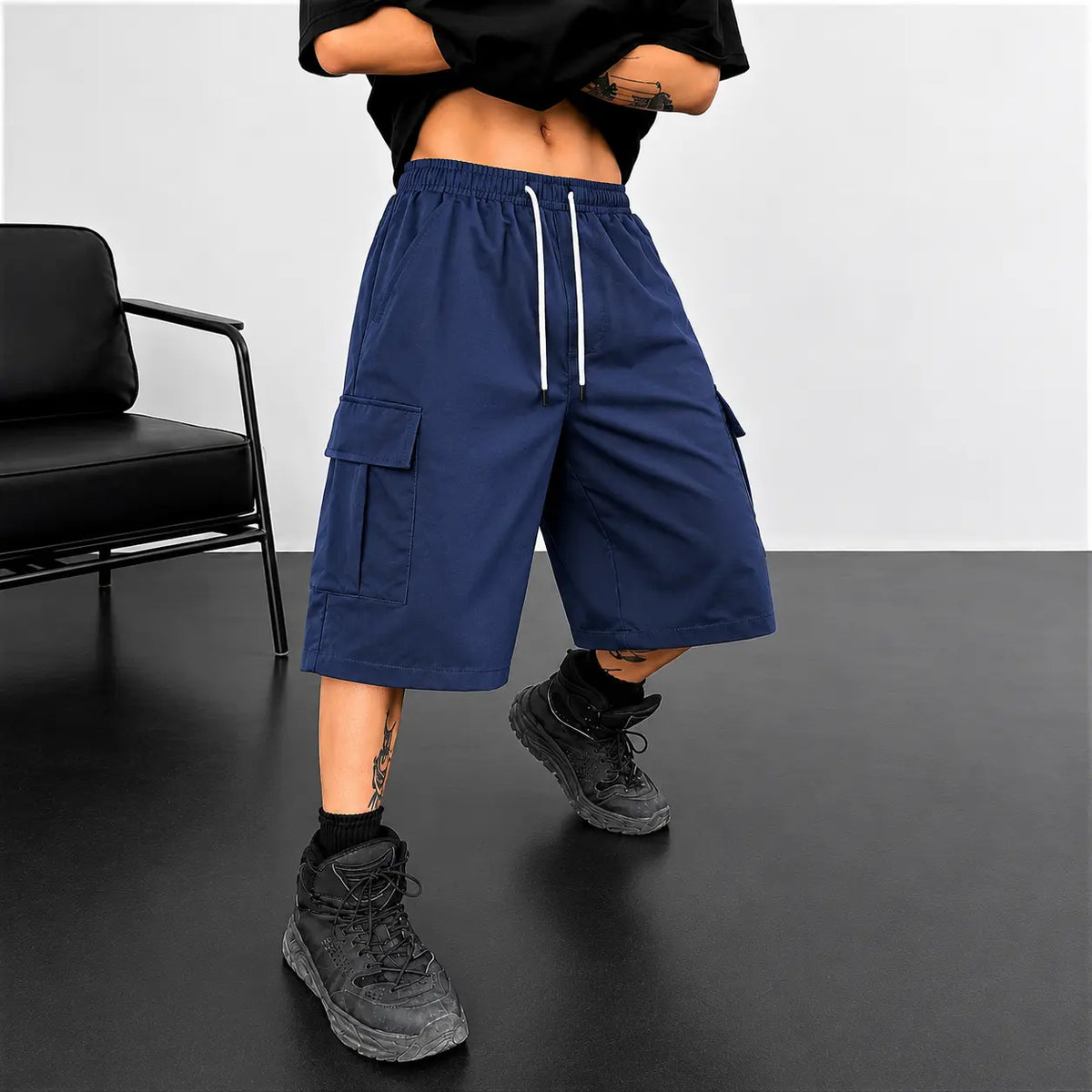 Men’s summer versatile casual cargo shorts with large pockets, drawstring adjustable waistband, abrasion-resistant surface; suitable for work, daily commuting, home leisure, and outdoor sports.